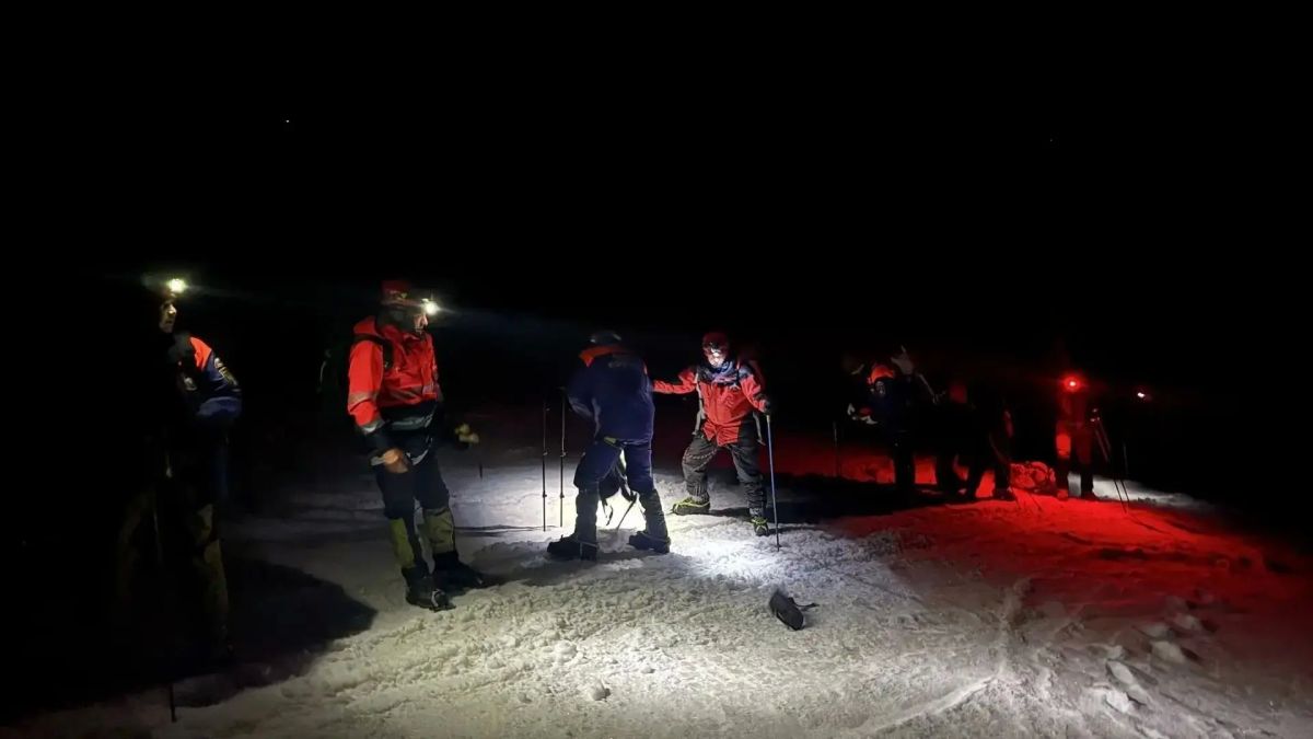 Спасатели из Удмуртии поднялись на Эльбрус С 13 по 21 июля у спасателей поисково-спасательной службы Госкомитета Удмуртии по делам ГО и ЧС прошли учебно-тренировочные сборы по горной подготовке. Цель сборов - повышение... Спасатели из Удмуртии поднялись на Эльбрус С 13 по 21 июля у спасателей поисково-спасательной службы Госкомитета Удмуртии по делам ГО и ЧС прошли учебно-тренировочные сборы по горной подготовке. Цель сборов - повышение...