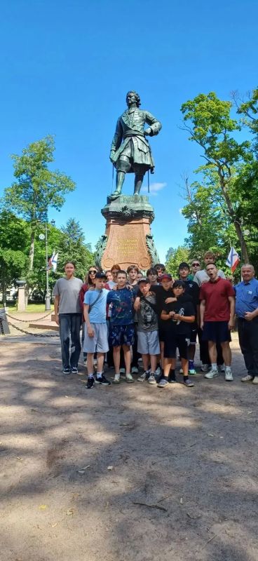 Александр Бречалов: Привет из Санкт-Петербурга и Кронштадта от наших ребят - учеников школ N16 из Ижевска и Глазова Александр Бречалов: Привет из Санкт-Петербурга и Кронштадта от наших ребят - учеников школ N16 из Ижевска и Глазова