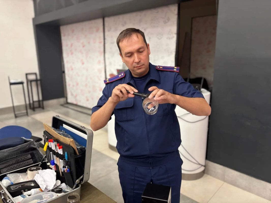 Следователь-криминалист следственного управления встретился с участниками историко-культурной смены «Герои Первых» в лагере «Лесная сказка» Следователь-криминалист следственного управления встретился с участниками историко-культурной смены «Герои Первых» в лагере «Лесная сказка»