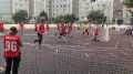 Любители дворовых видов спорта возрождают в Ижевске хоккейные коробки, превращая их в дворовые стадионы