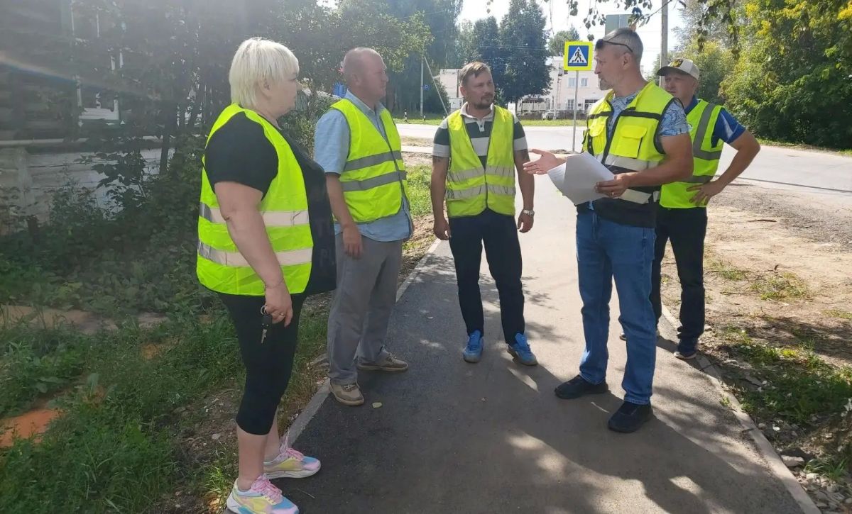 В Можге завершен ремонт дорог и тротуаров около социальных объектов В Можге завершен ремонт дорог и тротуаров около социальных объектов