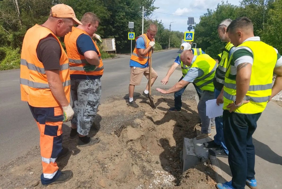 В Можге завершен ремонт дорог и тротуаров около социальных объектов В Можге завершен ремонт дорог и тротуаров около социальных объектов