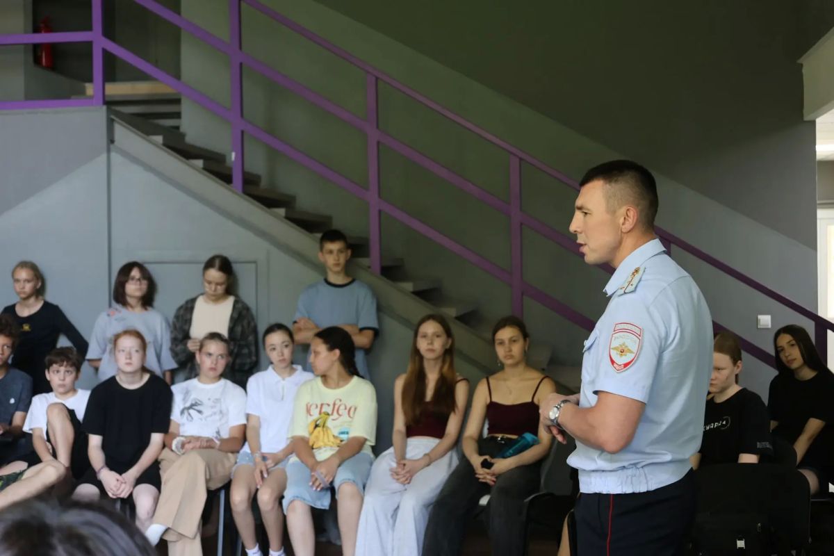 В Удмуртии в региональном образовательном центре одаренных детей прошло оперативно-профилактическое мероприятие «Школа полиции» В Удмуртии в региональном образовательном центре одаренных детей прошло оперативно-профилактическое мероприятие «Школа полиции»