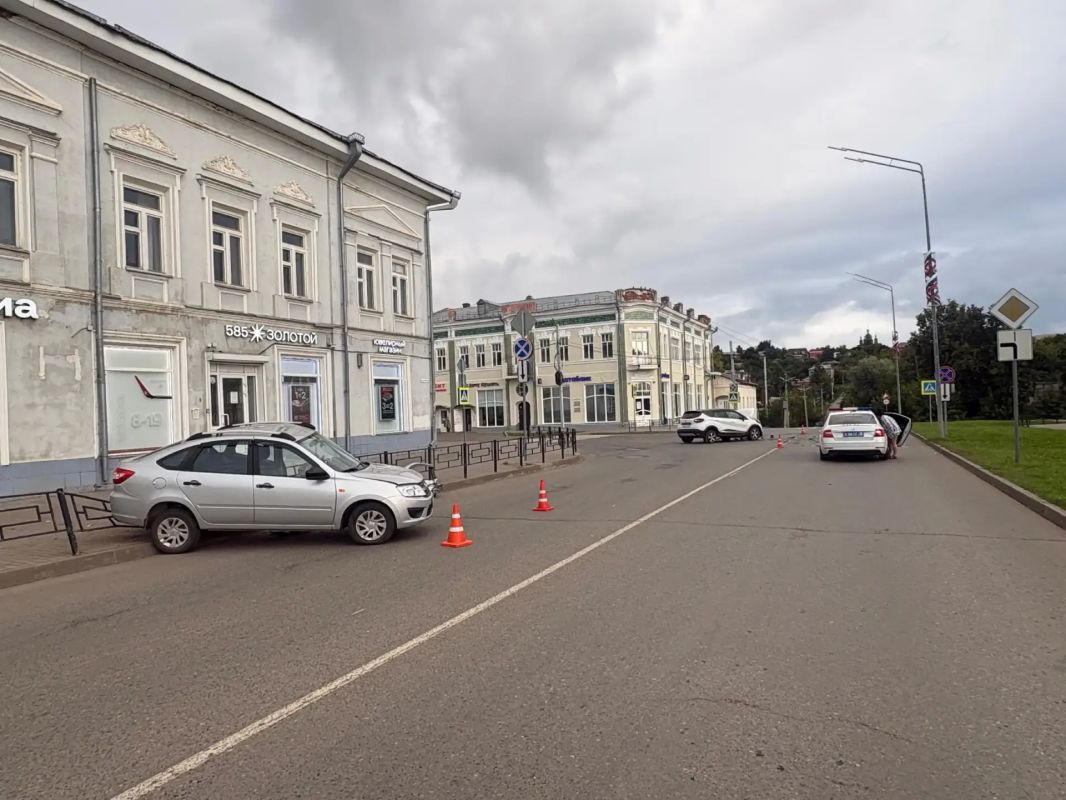 15 августа 2026 года, около 5 часов, у дома №1, расположенного на ул. Советская, в г. Сарапуле, 43-летний водитель автомобиля «Рено Каптюр», находясь в состоянии алкогольного опьянения (показатели прибора 1,414 мг/л в... 15 августа 2026 года, около 5 часов, у дома №1, расположенного на ул. Советская, в г. Сарапуле, 43-летний водитель автомобиля «Рено Каптюр», находясь в состоянии алкогольного опьянения (показатели прибора 1,414 мг/л в...