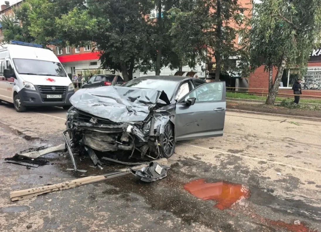 Мужчина в возрасте 50 лет погиб в жёстком ДТП в Удмуртской Республике 17 августа, рассказали в региональной госавтоинспекции