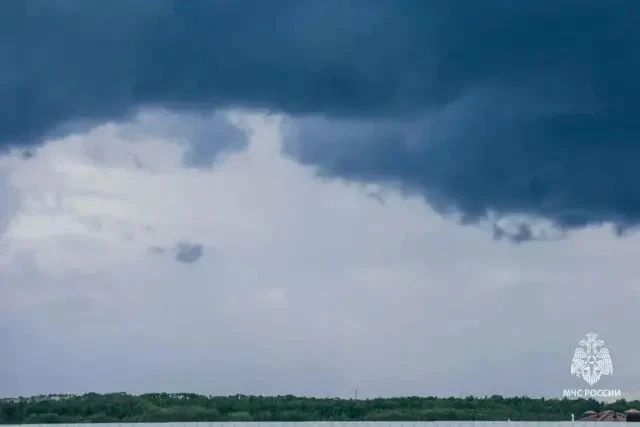 Гроза! #погода. По данным Удмуртского ЦГМС, днем 20 августа местами по региону ожидаются грозы