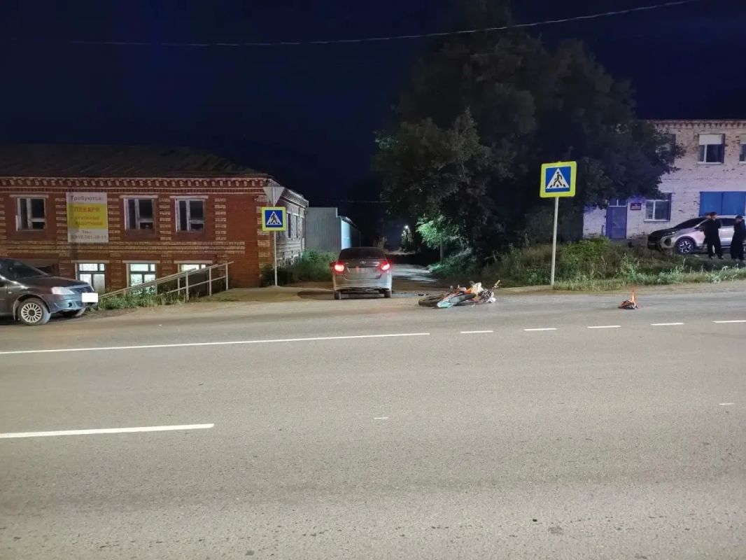В Можге 13-летний водитель питбайка получил травмы в ДТП В Можге 13-летний водитель питбайка получил травмы в ДТП