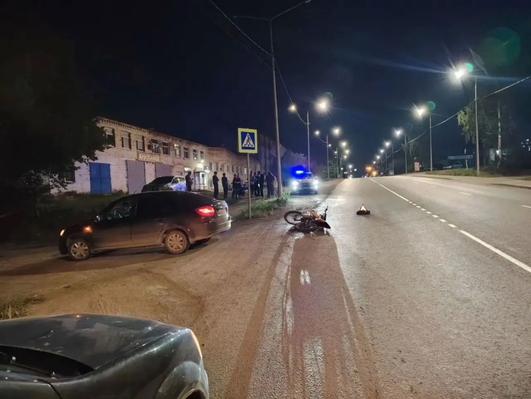 В Можге 13-летний водитель питбайка получил травмы в ДТП В Можге 13-летний водитель питбайка получил травмы в ДТП