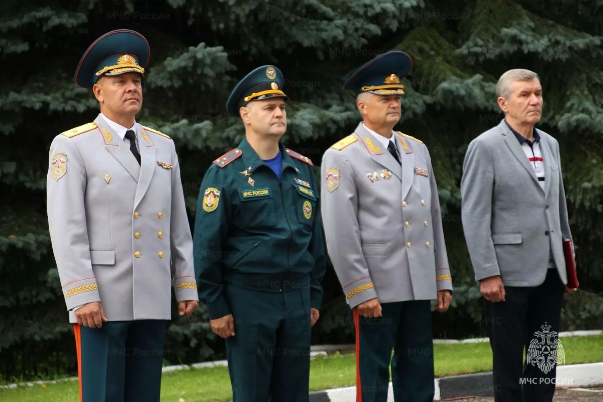 В МЧС Удмуртии прошло торжественное мероприятие ко Дню Государственного флага России В МЧС Удмуртии прошло торжественное мероприятие ко Дню Государственного флага России