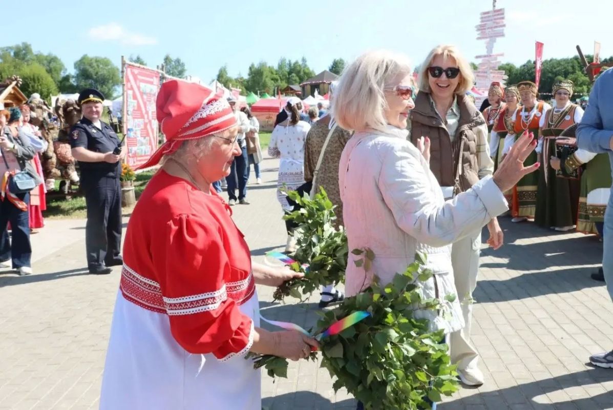 Спросите в Карелии, какой гастрономический фестиваль самый любимый, — и почти каждый ответит: «Калитка»! Удивительно, но проходит этот праздник ... в Тверской области Спросите в Карелии, какой гастрономический фестиваль самый любимый, — и почти каждый ответит: «Калитка»! Удивительно, но проходит этот праздник ... в Тверской области