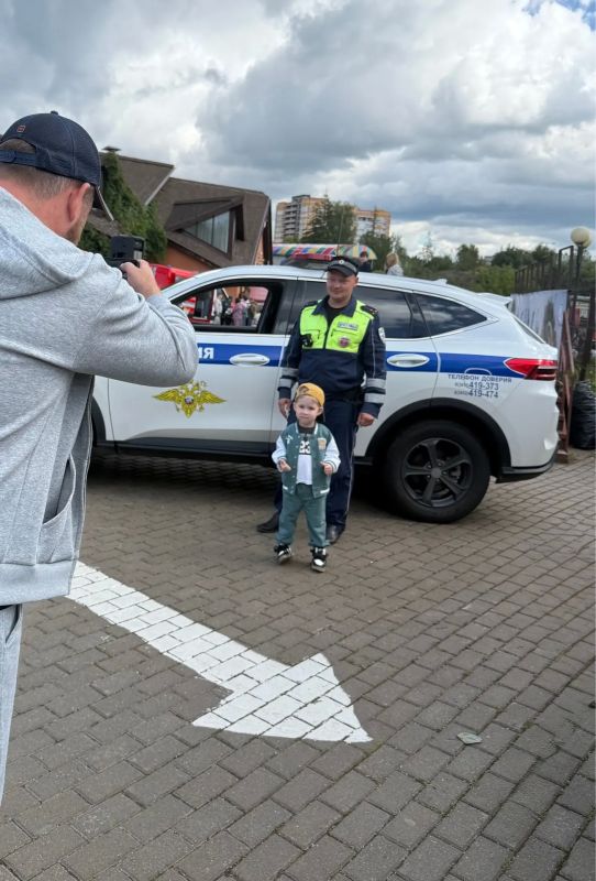 Традиционно, в преддверии начала нового учебного года в зоологическом парке Удмуртской Республики состоялось межведомственное профилактическое мероприятие «Азбука безопасности», с привлечением сотрудников МЧС... Традиционно, в преддверии начала нового учебного года в зоологическом парке Удмуртской Республики состоялось межведомственное профилактическое мероприятие «Азбука безопасности», с привлечением сотрудников МЧС...