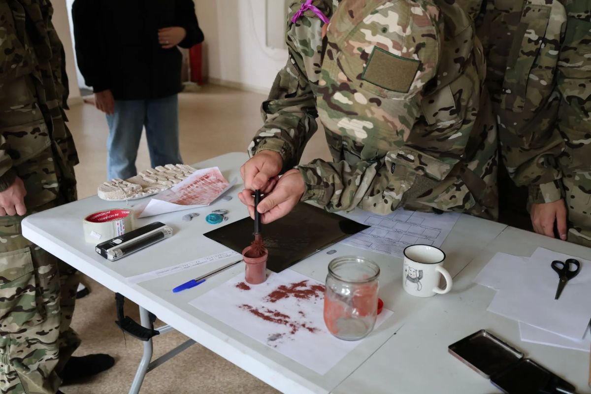 В Удмуртской Республике полицейские и общественники провели для отдыхающих в детском лагере информационно-профилактическое мероприятие «Школа полиции» В Удмуртской Республике полицейские и общественники провели для отдыхающих в детском лагере информационно-профилактическое мероприятие «Школа полиции»