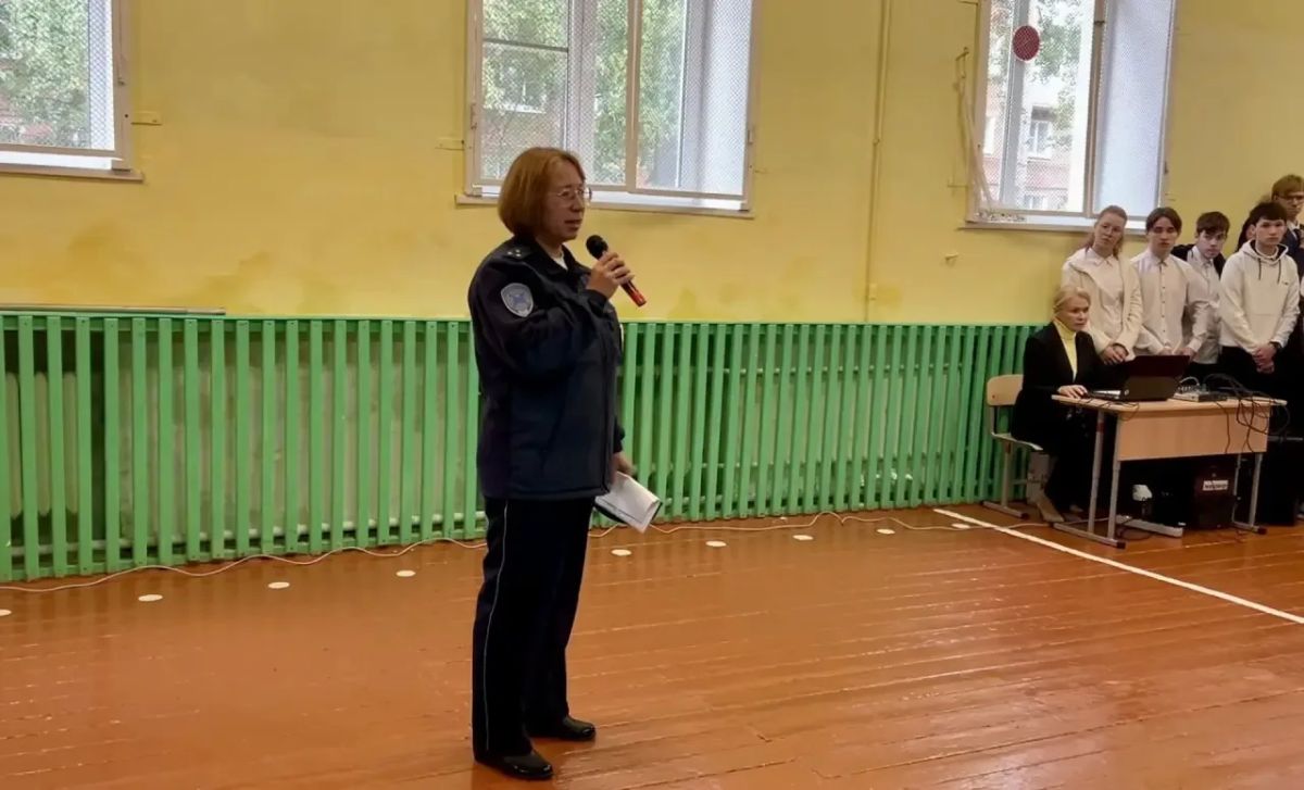 Первое сентября - день волнений и открытий: для когото это первый шаг в школу, для когото - радостная встреча с друзьями Первое сентября - день волнений и открытий: для когото это первый шаг в школу, для когото - радостная встреча с друзьями