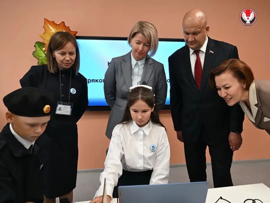 Так сегодня встретили День знаний ученики капитально отремонтированной Юбилейной школы в Завьяловском районе и студенты Удмуртского государственного аграрного университета Так сегодня встретили День знаний ученики капитально отремонтированной Юбилейной школы в Завьяловском районе и студенты Удмуртского государственного аграрного университета