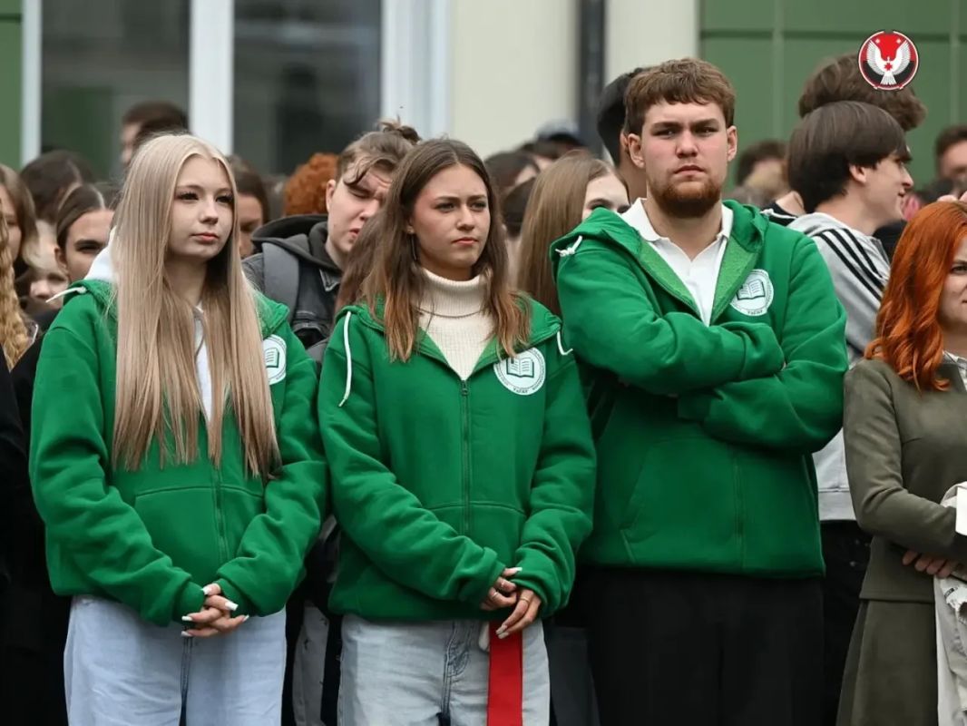 Так сегодня встретили День знаний ученики капитально отремонтированной Юбилейной школы в Завьяловском районе и студенты Удмуртского государственного аграрного университета Так сегодня встретили День знаний ученики капитально отремонтированной Юбилейной школы в Завьяловском районе и студенты Удмуртского государственного аграрного университета