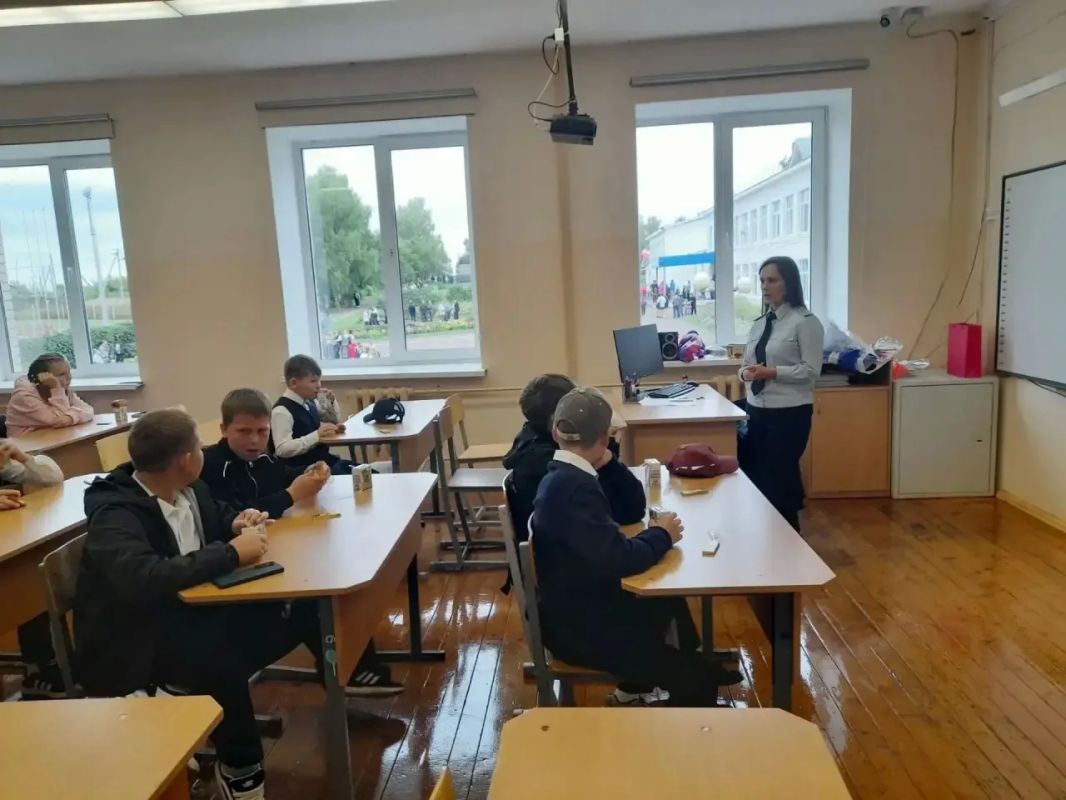 Первое сентября - день волнений и открытий: для когото это первый шаг в школу, для когото - радостная встреча с друзьями Первое сентября - день волнений и открытий: для когото это первый шаг в школу, для когото - радостная встреча с друзьями