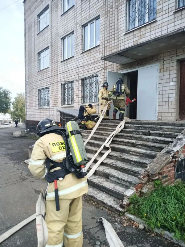 В Якшур-Бодьинском районе прошли пожарно-тактические учения В Якшур-Бодьинском районе прошли пожарно-тактические учения