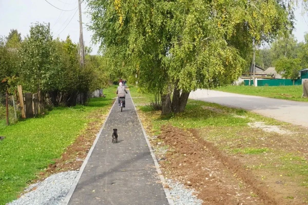 В деревне Малая Сюга и селе Большая Кибья Можгинского района вдоль дорог построены новые тротуары с учетом требований доступной среды В деревне Малая Сюга и селе Большая Кибья Можгинского района вдоль дорог построены новые тротуары с учетом требований доступной среды