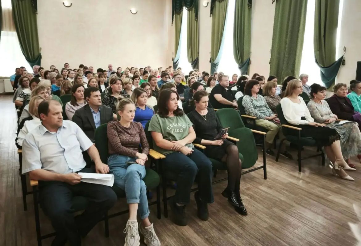 Прокурор отдела по надзору за производством дознания и оперативно-разыскной деятельностью прокуратуры республики Андрей Корепанов провел лекцию для сотрудников отделения Социального фонда России Прокурор отдела по надзору за производством дознания и оперативно-разыскной деятельностью прокуратуры республики Андрей Корепанов провел лекцию для сотрудников отделения Социального фонда России