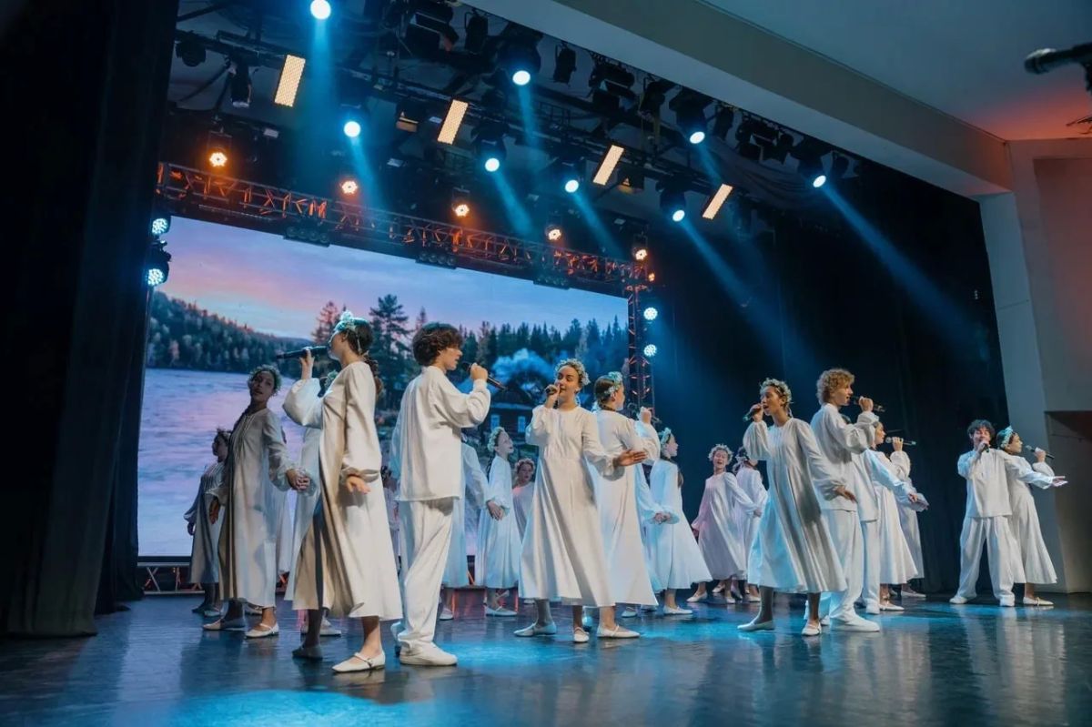 Сегодня в 18:00 на Центральной площади Ижевска пройдет финальный гала-концерт республиканского вокального конкурса «Голос единства России» (6+) Сегодня в 18:00 на Центральной площади Ижевска пройдет финальный гала-концерт республиканского вокального конкурса «Голос единства России» (6+)