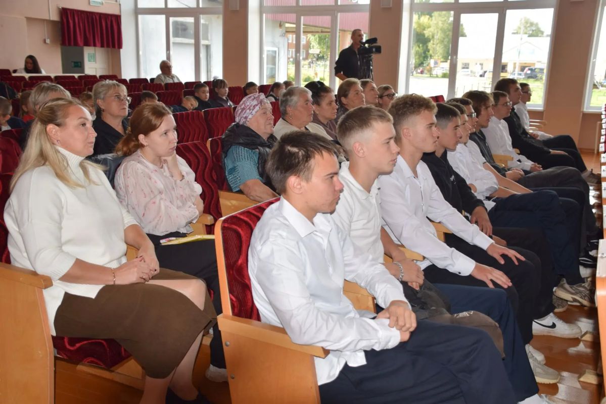 В Удмуртской Республике вручены благодарности Председателя СК России за спасение детей В Удмуртской Республике вручены благодарности Председателя СК России за спасение детей
