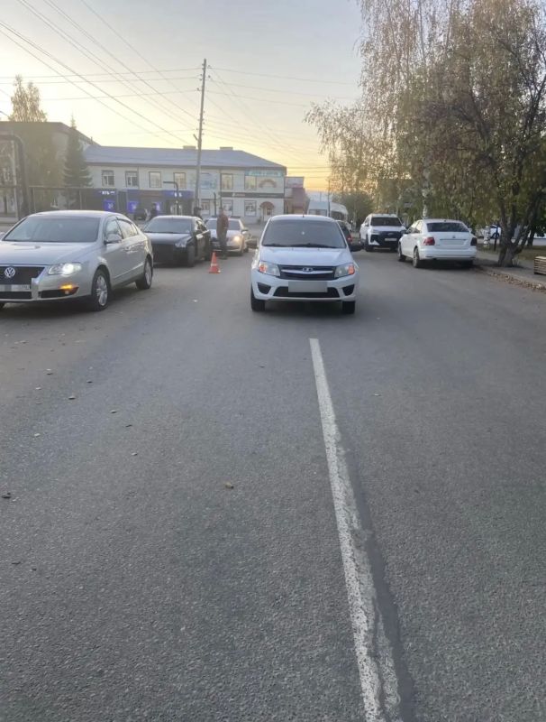 Наезд на пешехода в Можге. 6 октября 2026 года, около 16 часов 30 минут, напротив дома № 30, расположенного на ул. Интернациональная в г. Можге, 34 – летний водитель автомобиля «Лада Гранта», совершил наезд на пешехода – 10...