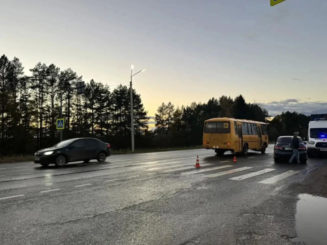 Восьмилетний мальчик погиб под колесами грузовика в Завьяловском районе Удмуртии Восьмилетний мальчик погиб под колесами грузовика в Завьяловском районе Удмуртии