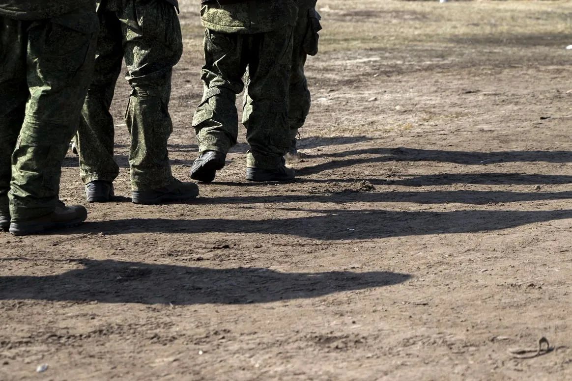 Участника СВО из Удмуртии уволили с военной службы после того, как он стал опекуном своей несовершеннолетней сестры, сообщили в аппарате уполномоченного по правам человека в республике