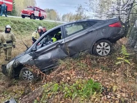 Съезд в кювет, опрокидывание: ДТП в Кизнерском районе Съезд в кювет, опрокидывание: ДТП в Кизнерском районе