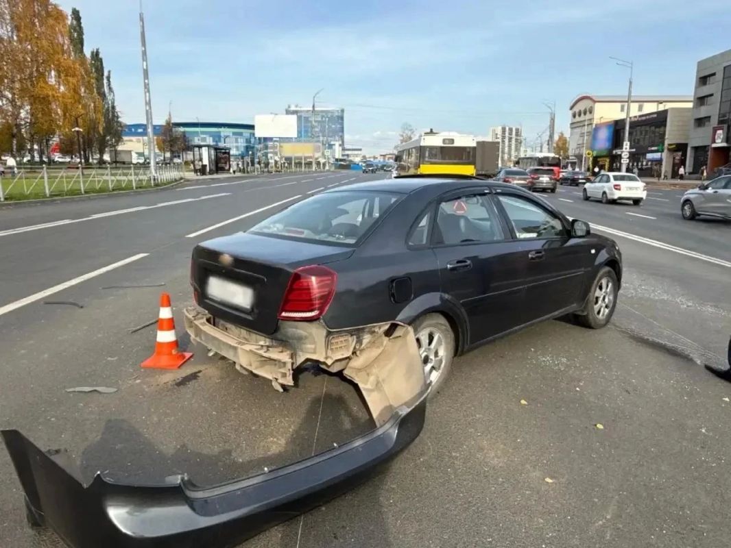В Ижевске автобус выехал на встречку и столкнулся с легковушкой В Ижевске автобус выехал на встречку и столкнулся с легковушкой