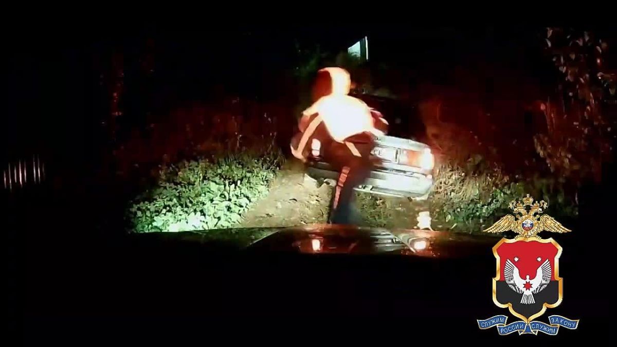 В Сарапуле инспекторы ДПС в результате погони задержали водителя, управлявшего автомобилем в состоянии опьянения