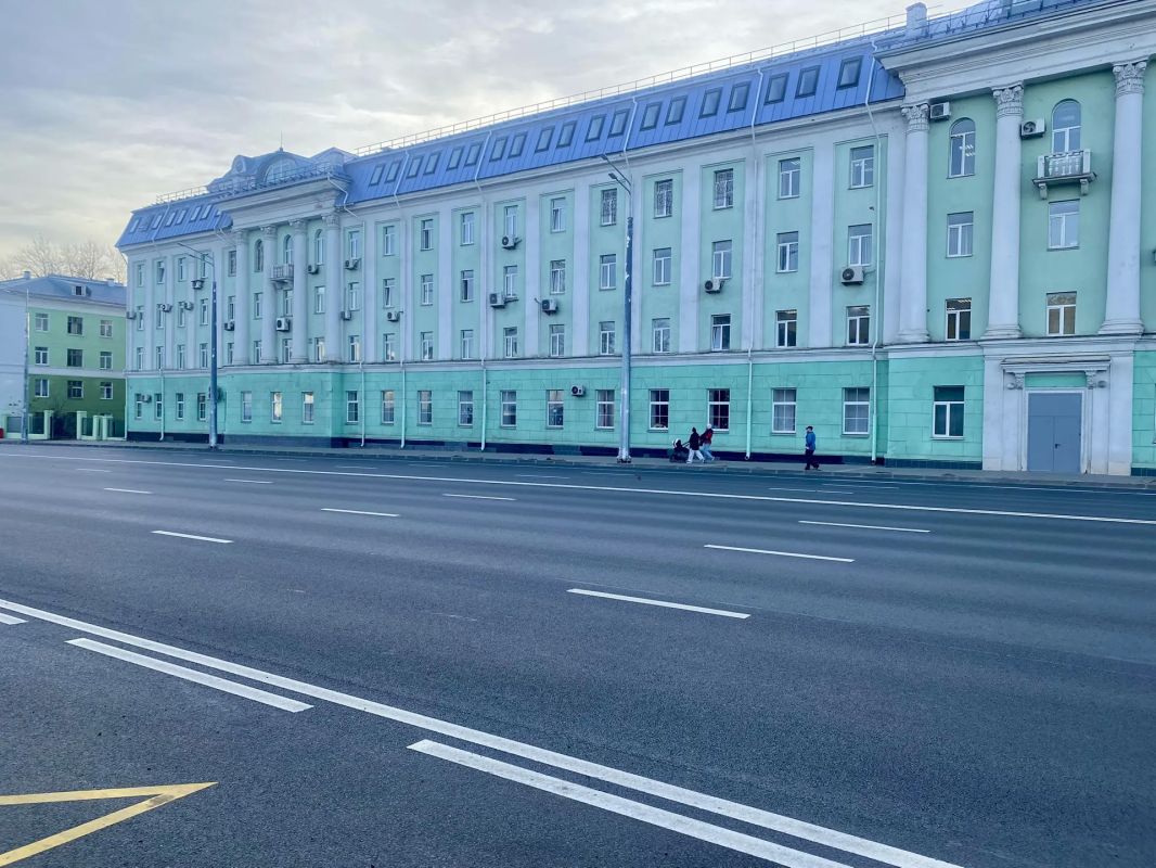 Просторна стала ул. Удмуртская в Ижевске после ремонта! Кстати, ограждения здесь тоже новые для центральной части города Просторна стала ул. Удмуртская в Ижевске после ремонта! Кстати, ограждения здесь тоже новые для центральной части города