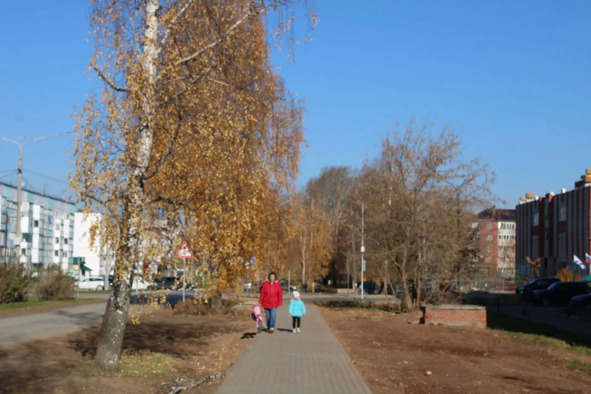 Новая пешеходная дорожка появилась на улице Карла Маркса в поселке Ува Новая пешеходная дорожка появилась на улице Карла Маркса в поселке Ува