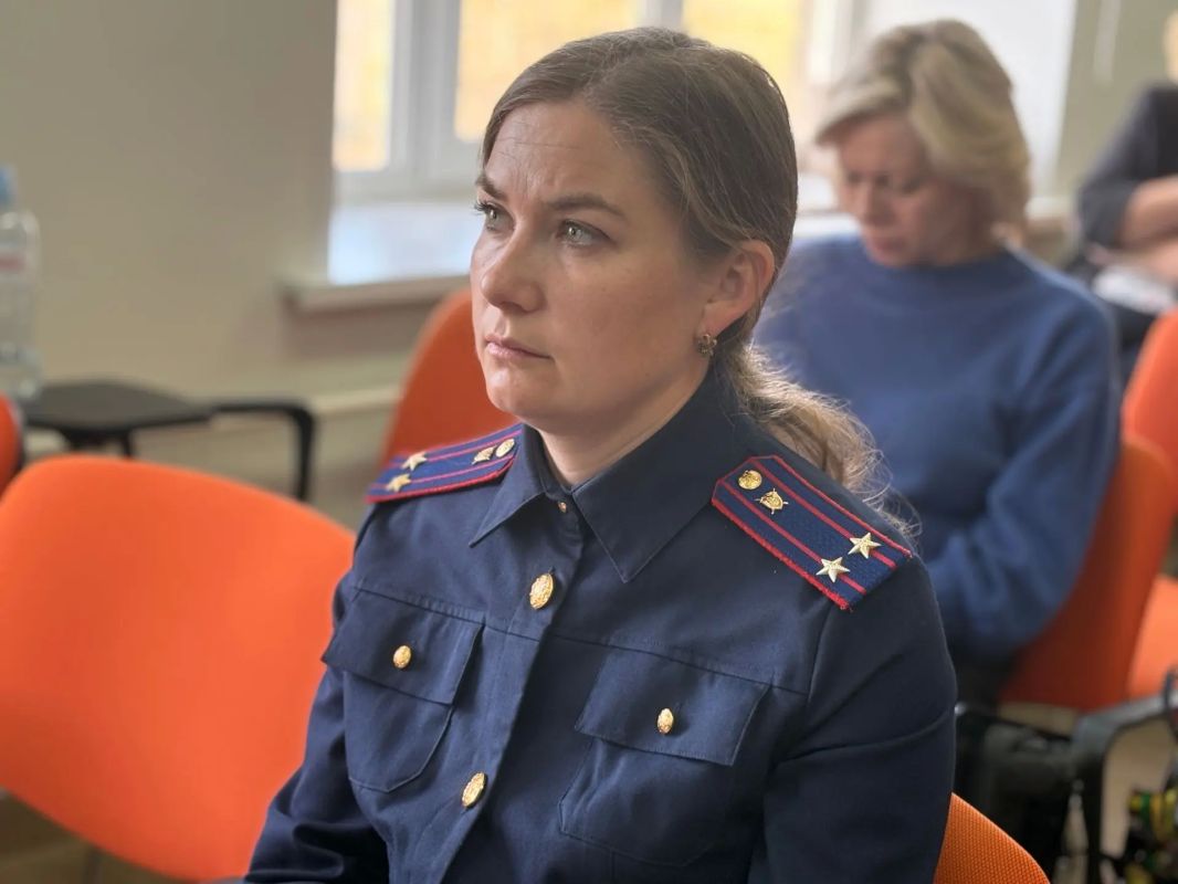 Сотрудники следственного управления приняли участие в семинаре по развитию кадетского движения Сотрудники следственного управления приняли участие в семинаре по развитию кадетского движения
