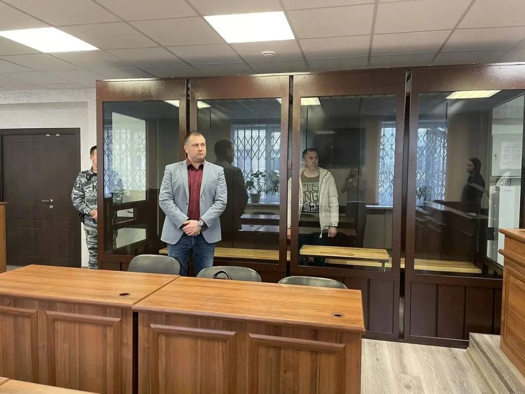 Ленинский райсуд Ижевска избрал меру пресечения в виде запрета определенных действий 51-летнему начальнику управления логистики удмуртского филиала ПАО «Т Плюс», обвиняемому в мошенничестве с использованием служебного...