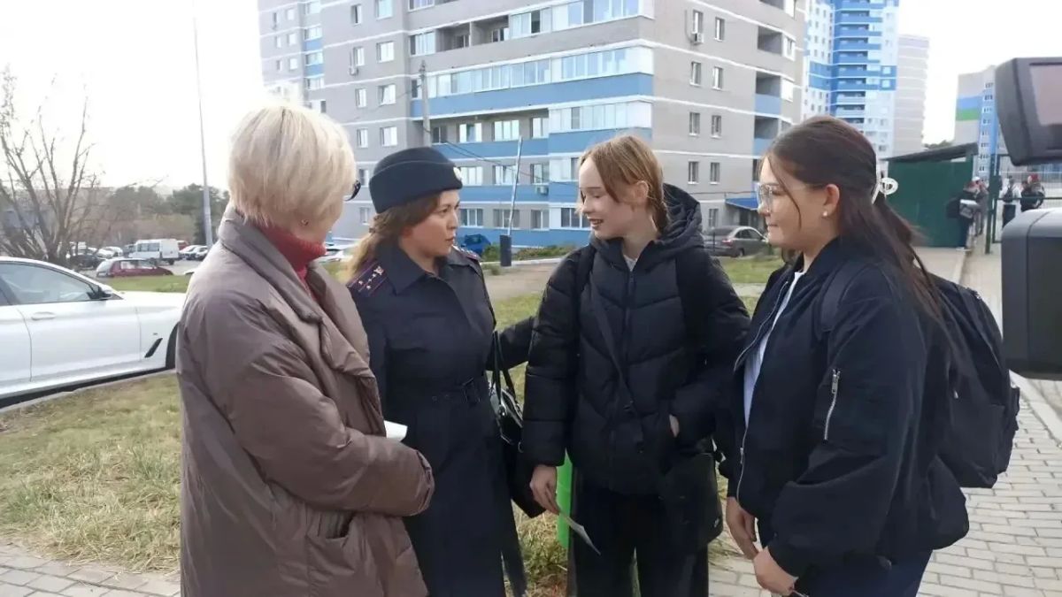 Безопасный маршрут в школу: Госавтоинспекция Удмуртии напомнила детям правила дорожного движения Безопасный маршрут в школу: Госавтоинспекция Удмуртии напомнила детям правила дорожного движения
