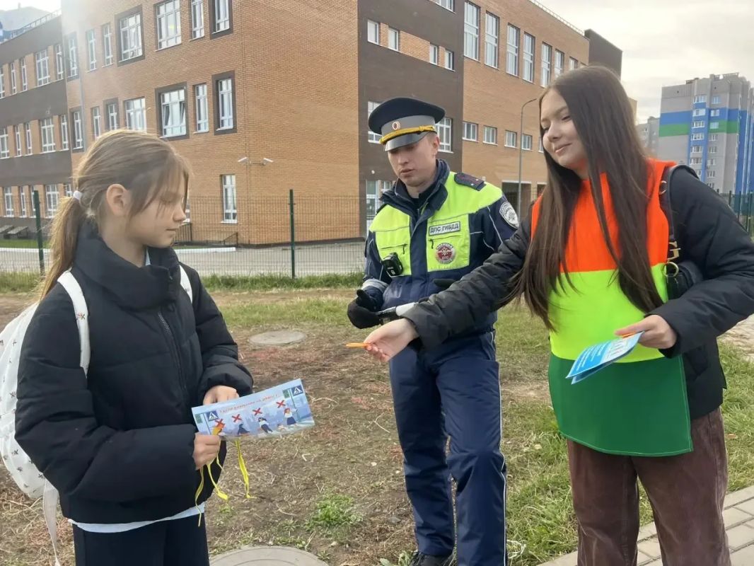 Безопасный маршрут в школу: Госавтоинспекция Удмуртии напомнила детям правила дорожного движения Безопасный маршрут в школу: Госавтоинспекция Удмуртии напомнила детям правила дорожного движения
